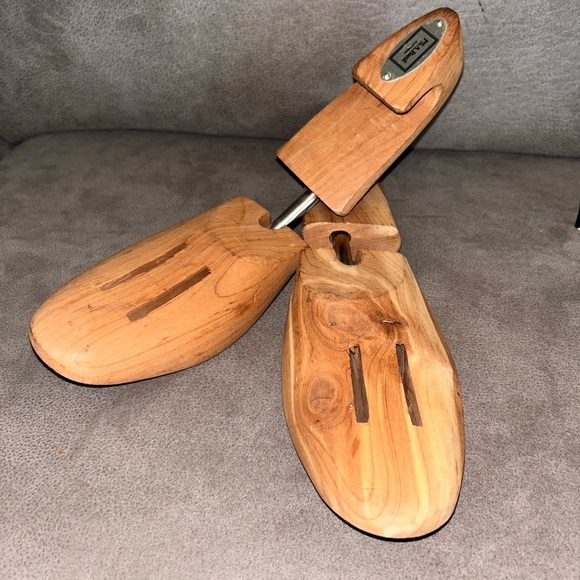 JoS. A. Bank Cedar Wood Metal Shoe Trees Stretchers MADE USA 12” s5 - Picture 2 of 9